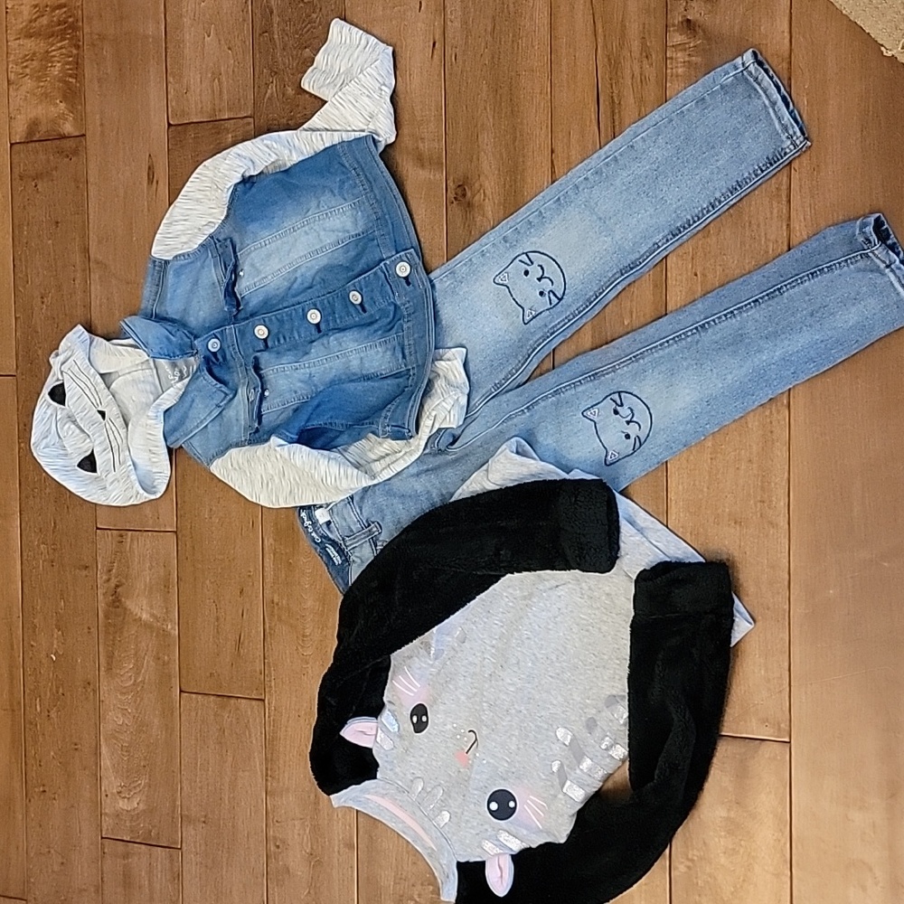 Cat & Jack 3 pc Cat set jeans, sweatshirt and jean jacket sz 7/8
